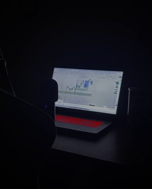 HENGz2 trading desk